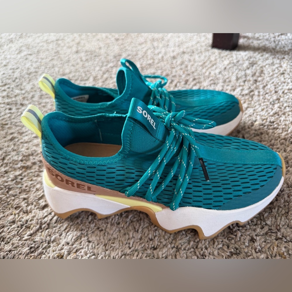 Sorel Turquoise Athletic Shoes